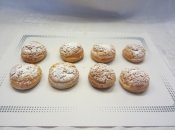 J6- Šu (Choux) s vanilkovým krémem 45Kč