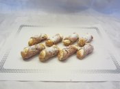 J14- Cannolo s ricottou a kandovaným ovocem 28Kč